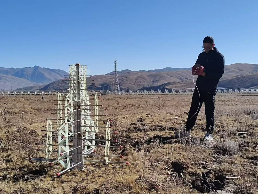 天线医生张扬 守护“千眼天珠”的电磁脉搏